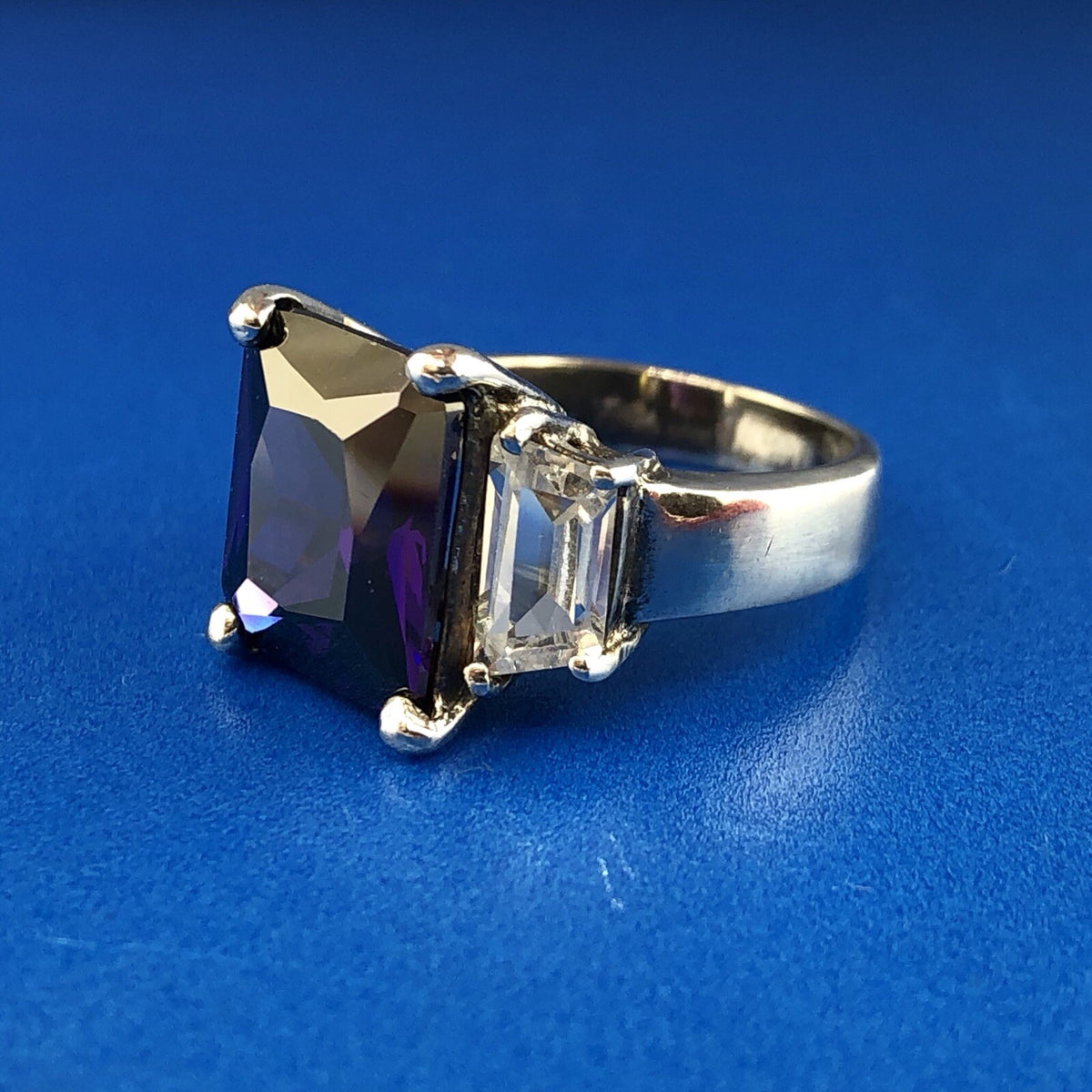 Dramatic Sterling Silver 925 Purple White CZ Statement Fashion Cocktail Ring