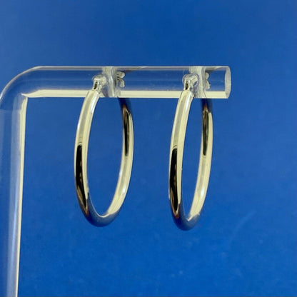 Designer NY 14K White Gold Simple Round Snap Back Hoop Earrings