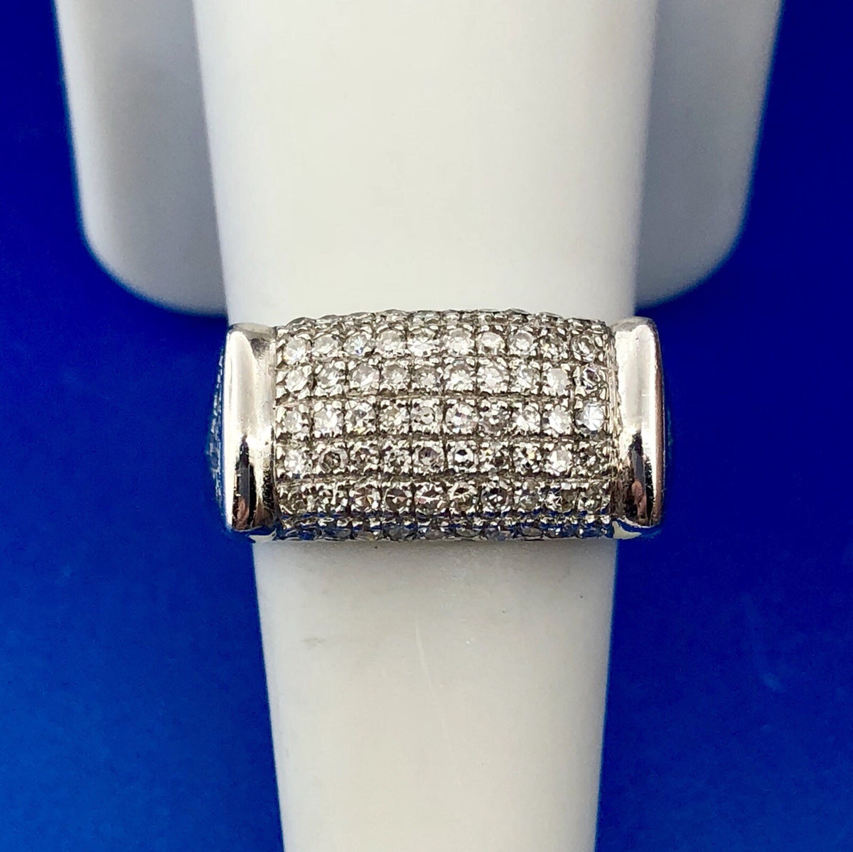 Gorgeous 14k White Gold Round Cut Diamond Unisex Pave Ring Size 7