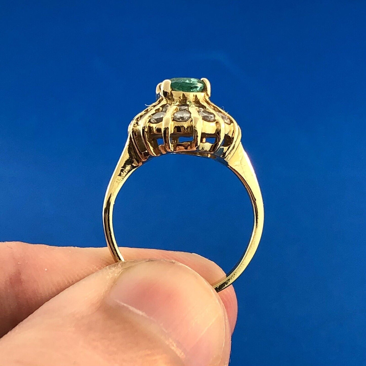 Fabulous 18K Yellow Gold Oval Emerald Round Diamond Anniversary Cocktail Ring
