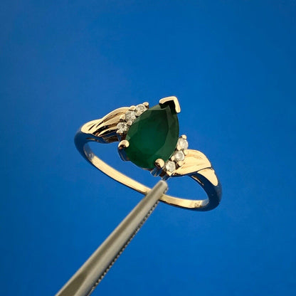 Vintage 14K Yellow Gold Pear Emerald Diamond Accented May Anniversary Ring
