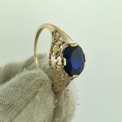 Mid Century 14K Yellow Gold Oval Blue Sapphire Solitaire Filigree Cocktail Ring
