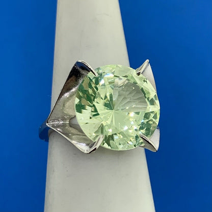 Dramatic Designer 10K White Gold Peridot Solitaire Statement Modernist Ring
