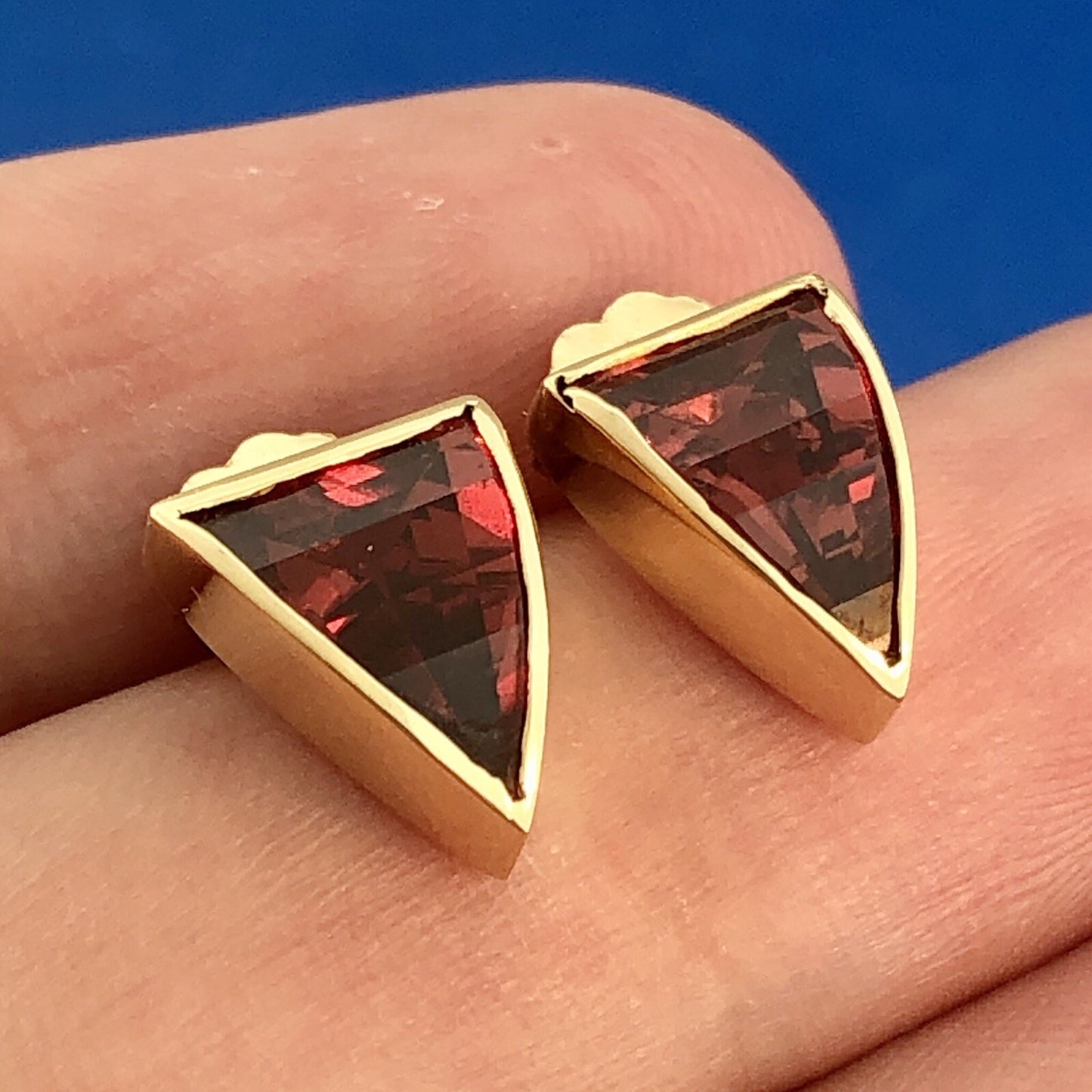 Modernist 14K Yellow Gold Rhodolite Garnet Trilliant January Stud Earrings