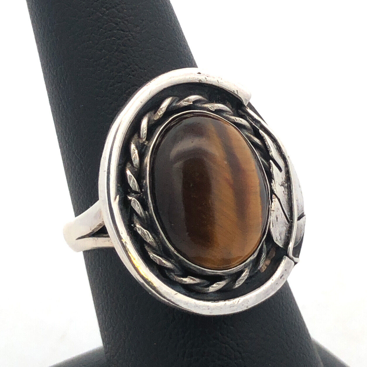Estate 925 Sterling Silver Cabochon Tigers Eye Feather Design Oval Ring
