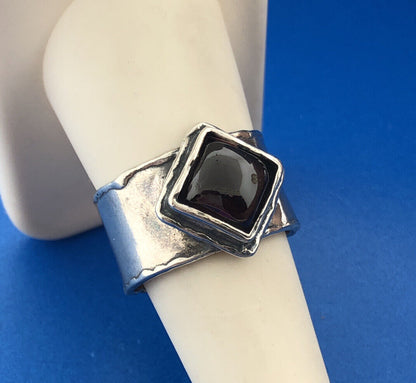 Stunning Sterling Silver 925 Cushion Cabochon Garnet Thick Band Ring Size 8.5
