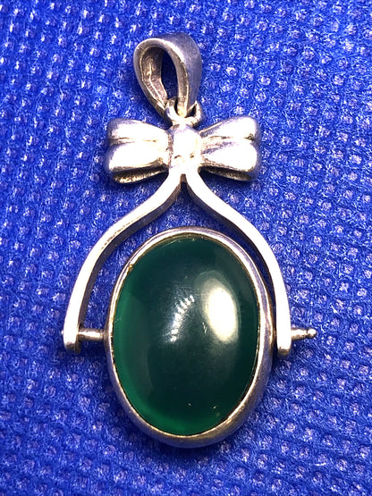 Designer A 925 Sterling Silver Oval Green Onyx and Carnelian Bow Spinner Pendant