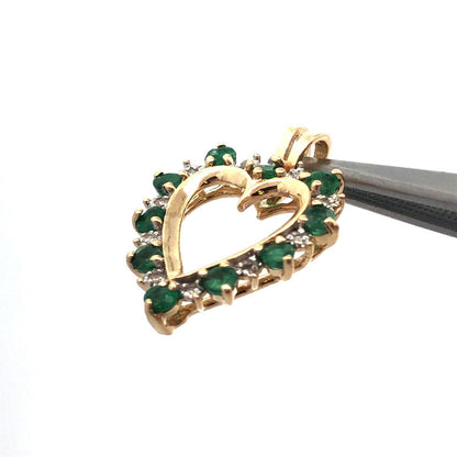 Vintage 10K Yellow Gold Round Emerald Diamond Accent Heart Anniversary Pendant