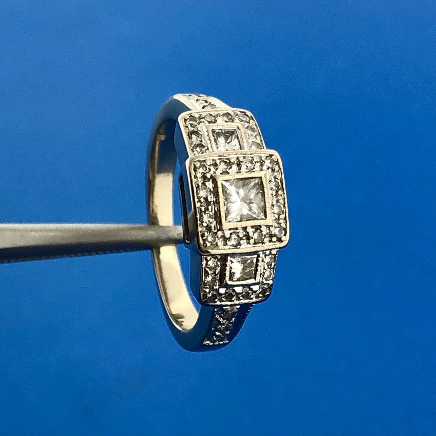 Gorgeous 14k White Gold Princess Cut Diamond Round Accent Leveled Ring Size 5.5