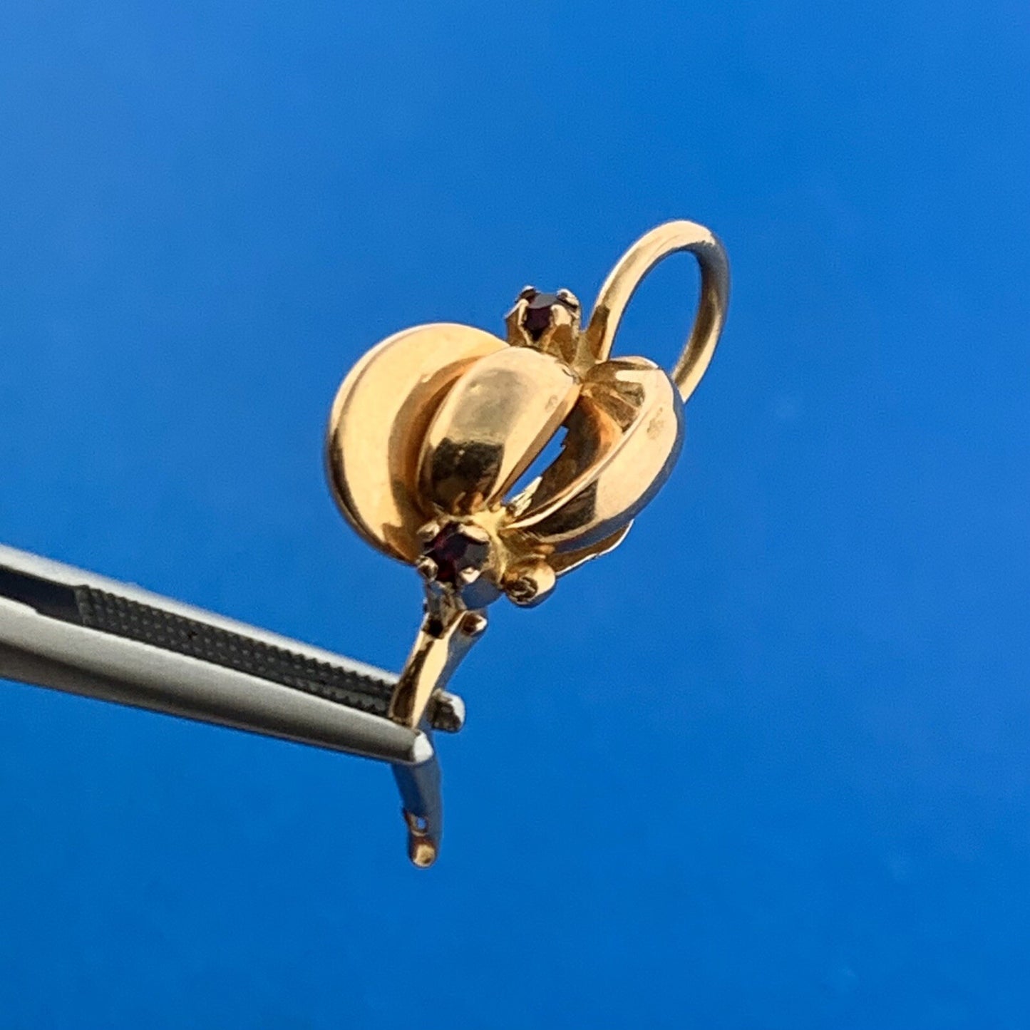 Vintage Hallmarked 18K 750 Yellow Gold Garnet Modernist Leverback Earrings