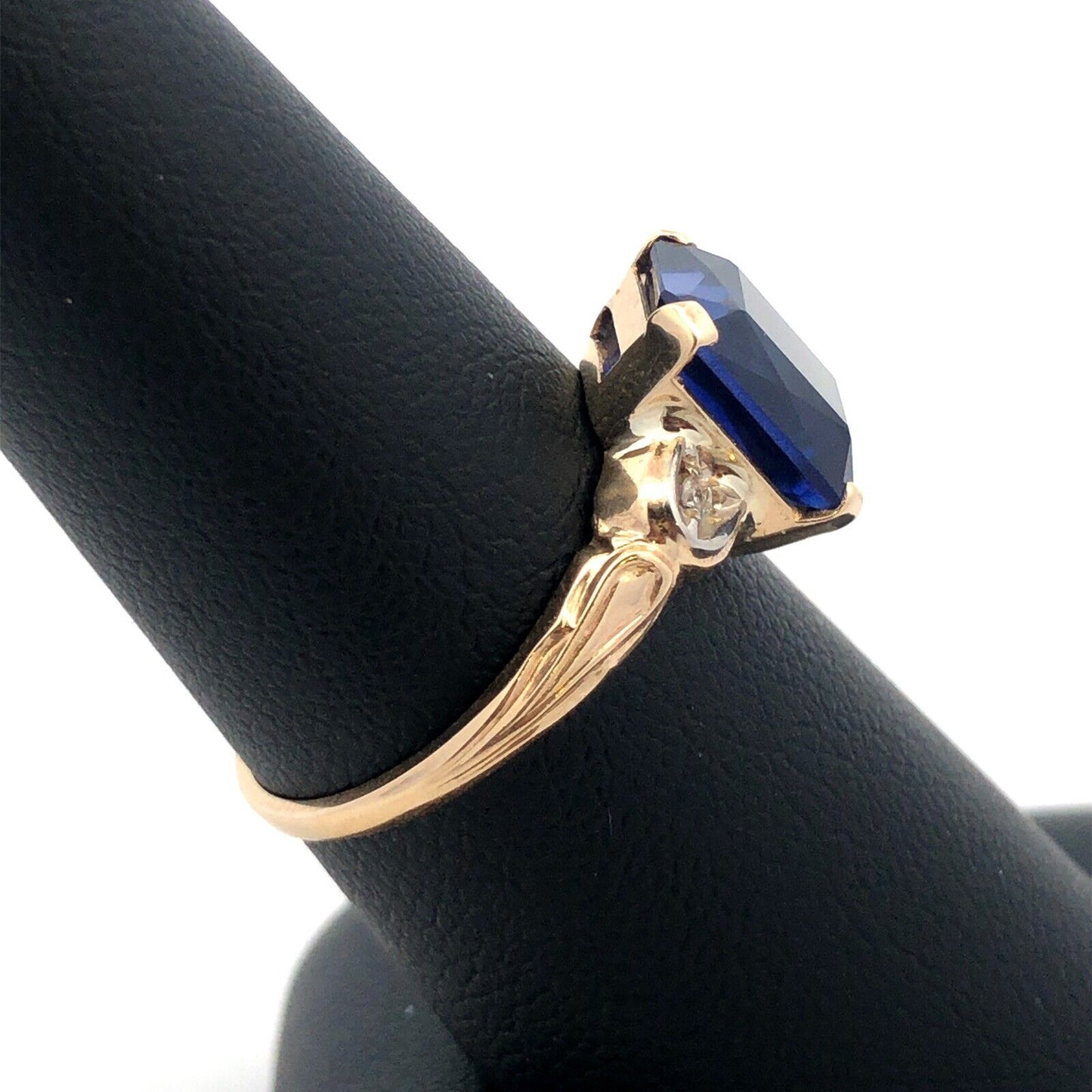 Vintage 14K Yellow Gold Emerald Cut Blue Sapphire Diamond Accent Occasion Ring