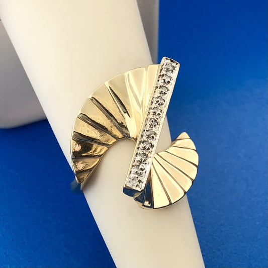 Unusual 10K Yellow Gold Diamond Spiral Fan Staircase Statement Cocktail Ring