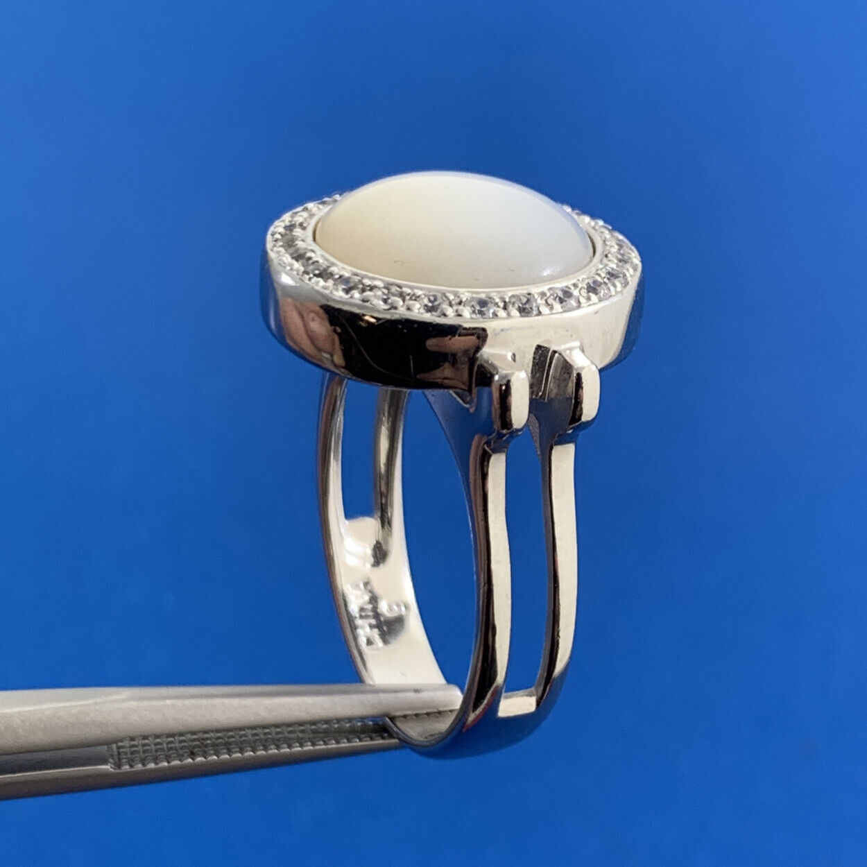 Designer Modernist 925 Sterling Silver Mother Of Pearl White Topaz Halo Ring