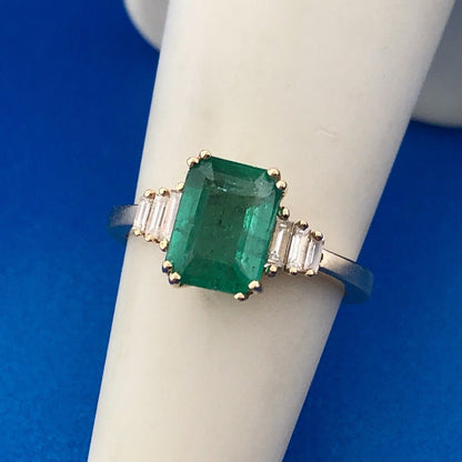 Designer 14K Yellow Gold Emerald Diamond Accent May Anniversary Occasion Ring