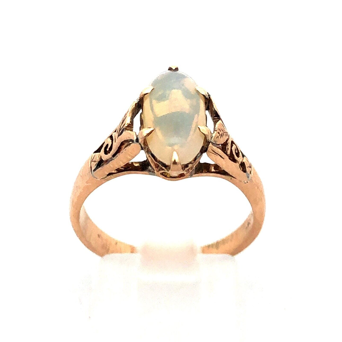 Estate 18K Yellow Gold Oval Opal Leaf Heart Detail Nature Ring