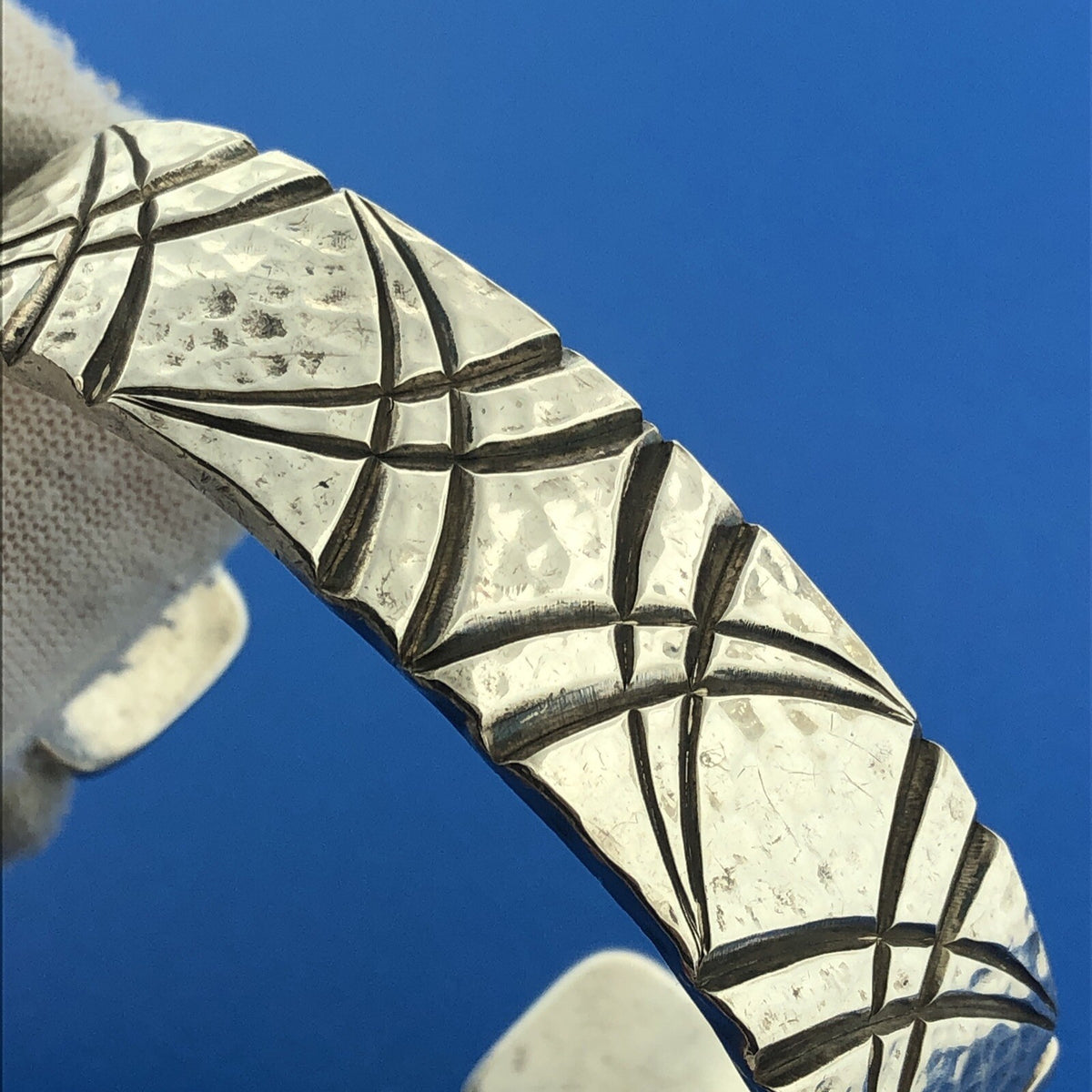 Native American 925 Sterling Silver Hammered Abstract Statement Cuff Bracelet