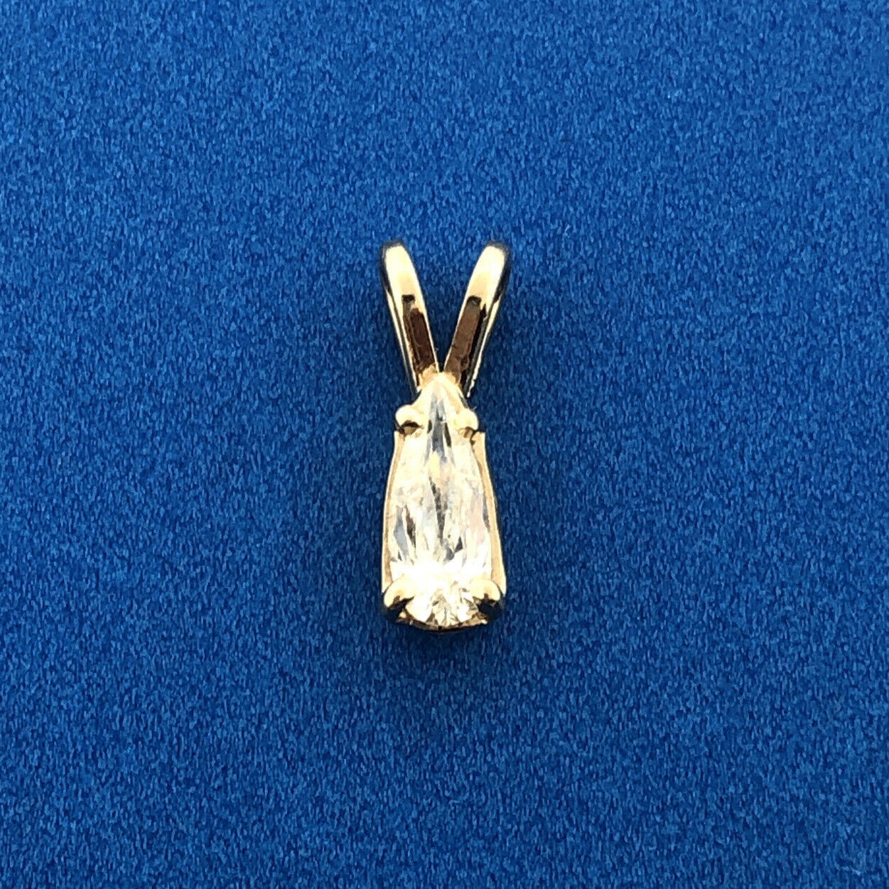 Gorgeous 14k Yellow Gold Long Pear Cut Diamond Precious Pendant 1/4ctw .25