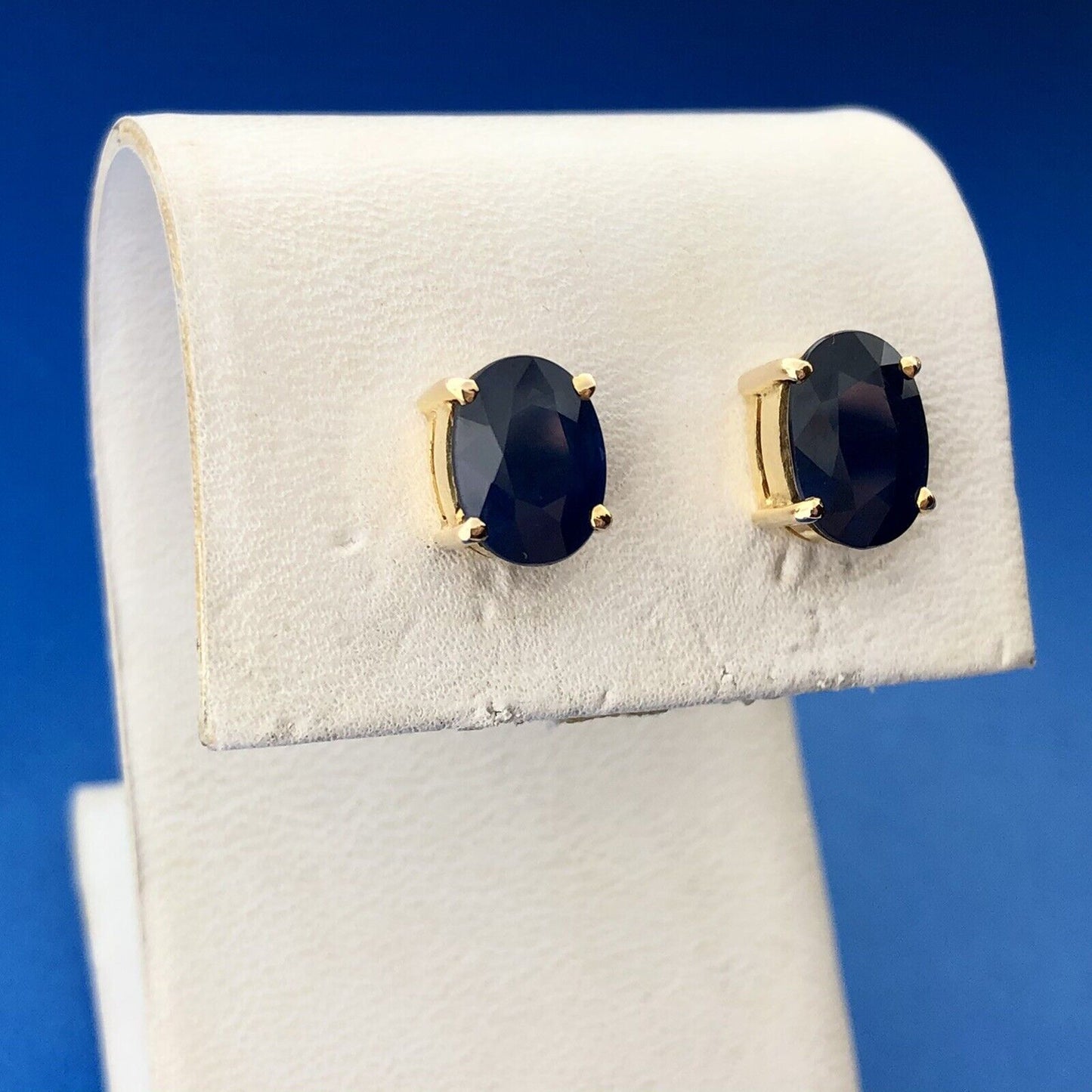 Classic 18K Yellow Gold Sapphire September Anniversary Statement Stud Earrings