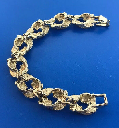 Retro Gold Tone Leaf Ribbon Wreath Circle Chunky Panel Link Bracelet