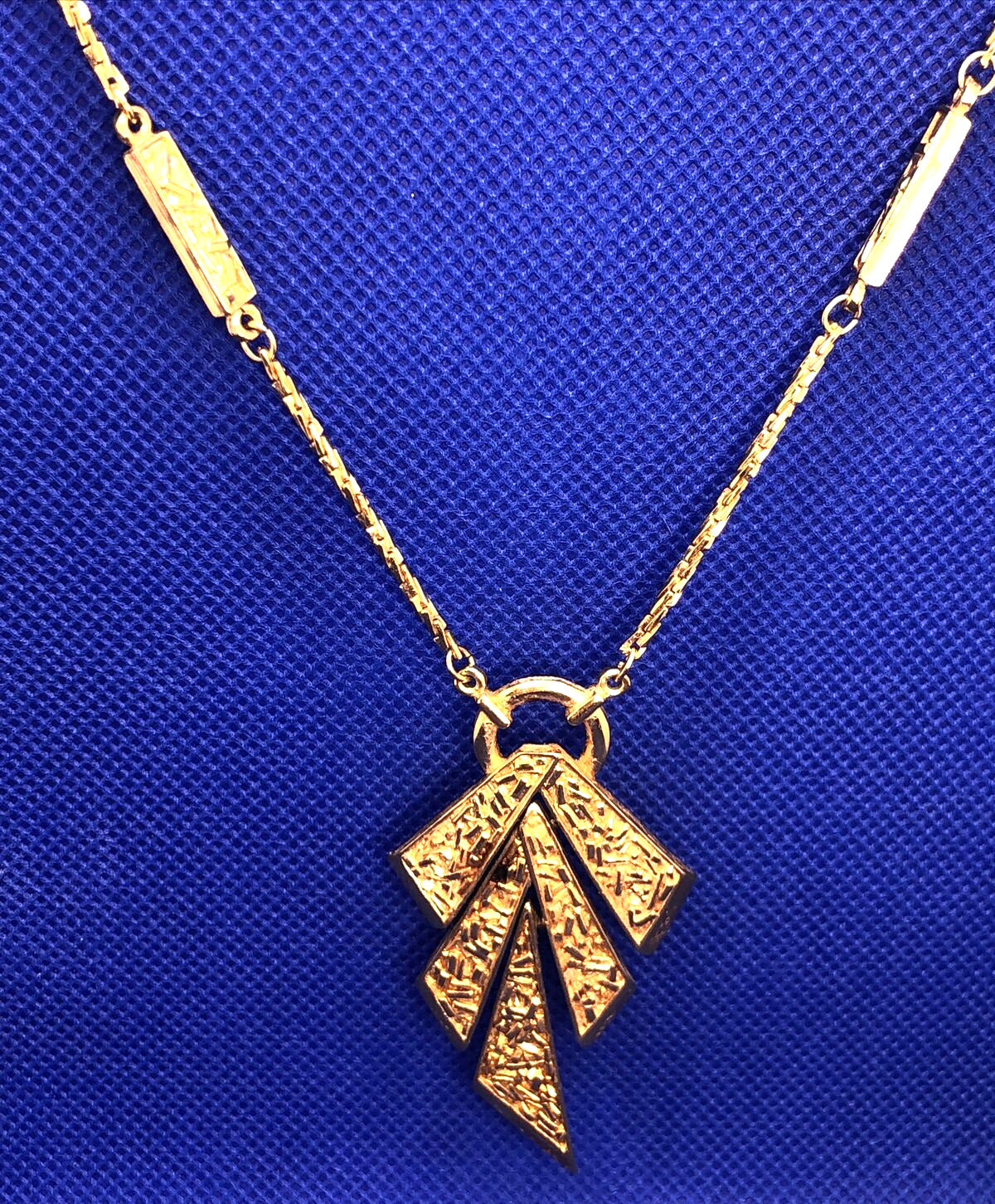 Designer Trifari Gold Tone Textured Y-Drop Modernist Textured Statement Necklace