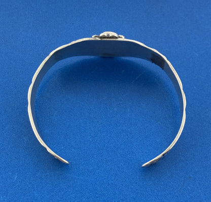 Native American Unsigned Sterling Silver Green Onyx Storyteller Cuff Bracelet