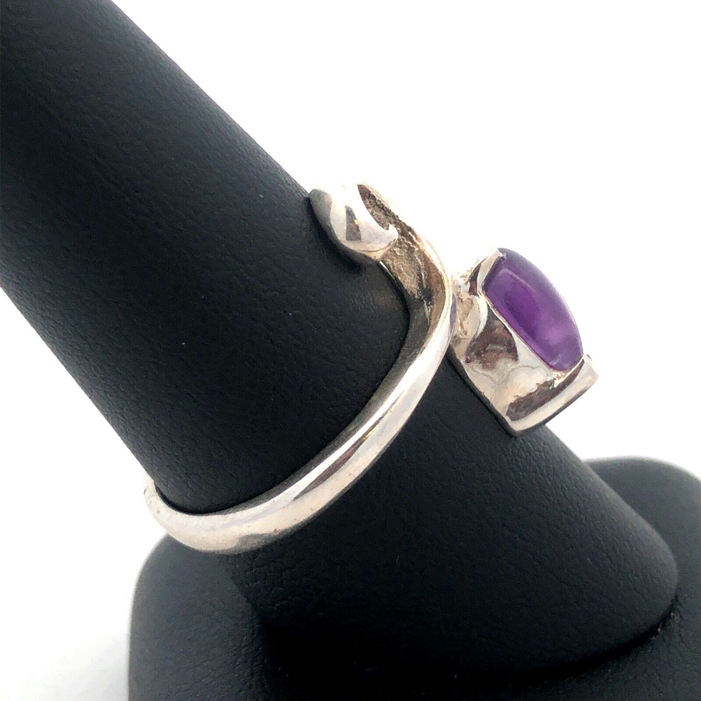 Sophia Fiori 925 Sterling Silver Natural Amethyst Cabochon Modernist Bypass Ring