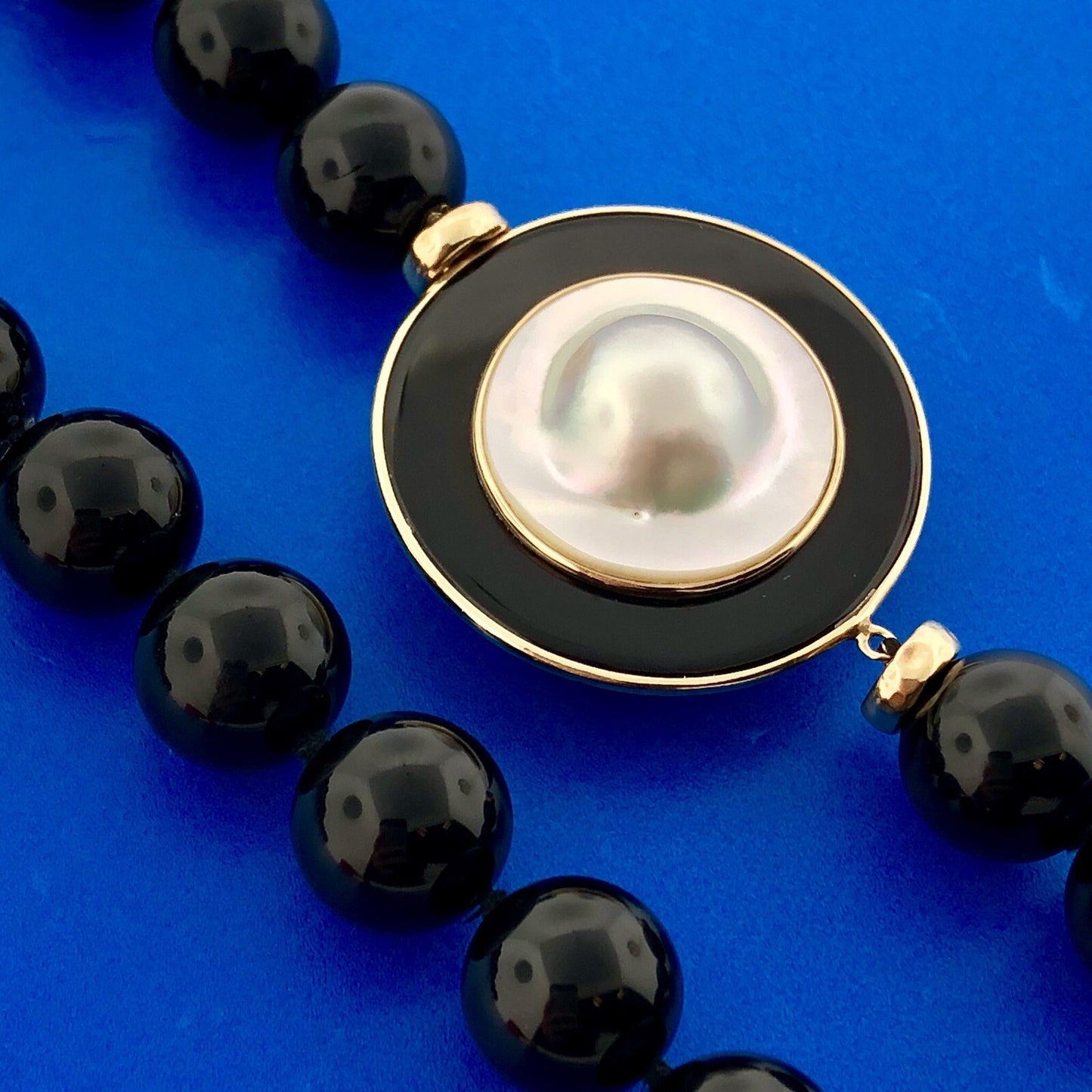 14K Yellow Gold Black Onyx Bead Mother Of Pearl Black White Modernist Necklace
