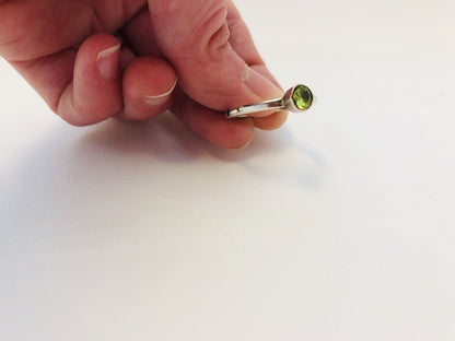 Designer Sterling Silver 925 Round Peridot Station Stackable Band Ring