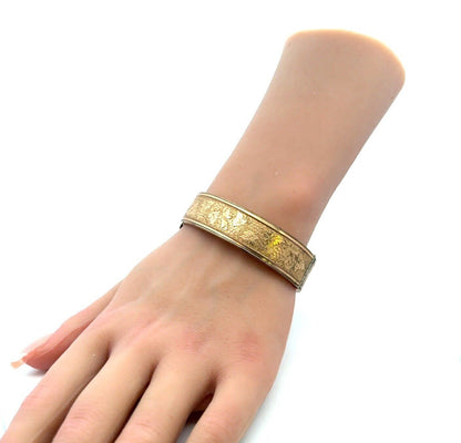Vintage BBCO Gold Tone Grape Vine Textured Hinged Oval Bangle Bracelet
