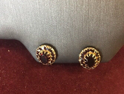 Vintage 14K Yellow Gold Oval Garnet Cluster Screw Back Earrings