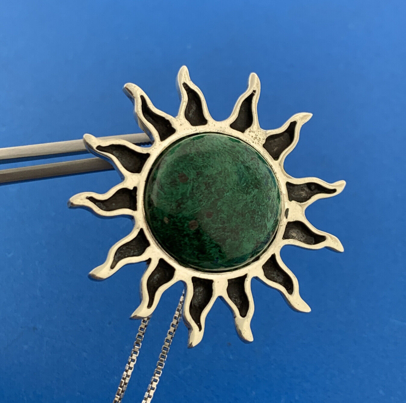 Modernist 925 Sterling Silver Green Jasper Cabochon Sun Pendant Necklace