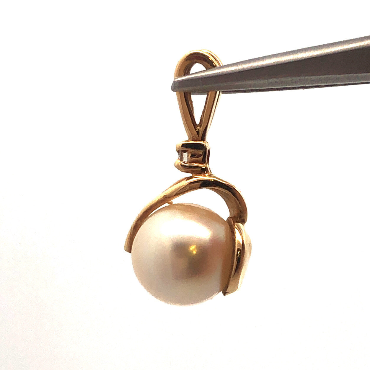 14K Yellow Gold Pearl Solitaire Diamond Accent Bridal June Occasion Pendant