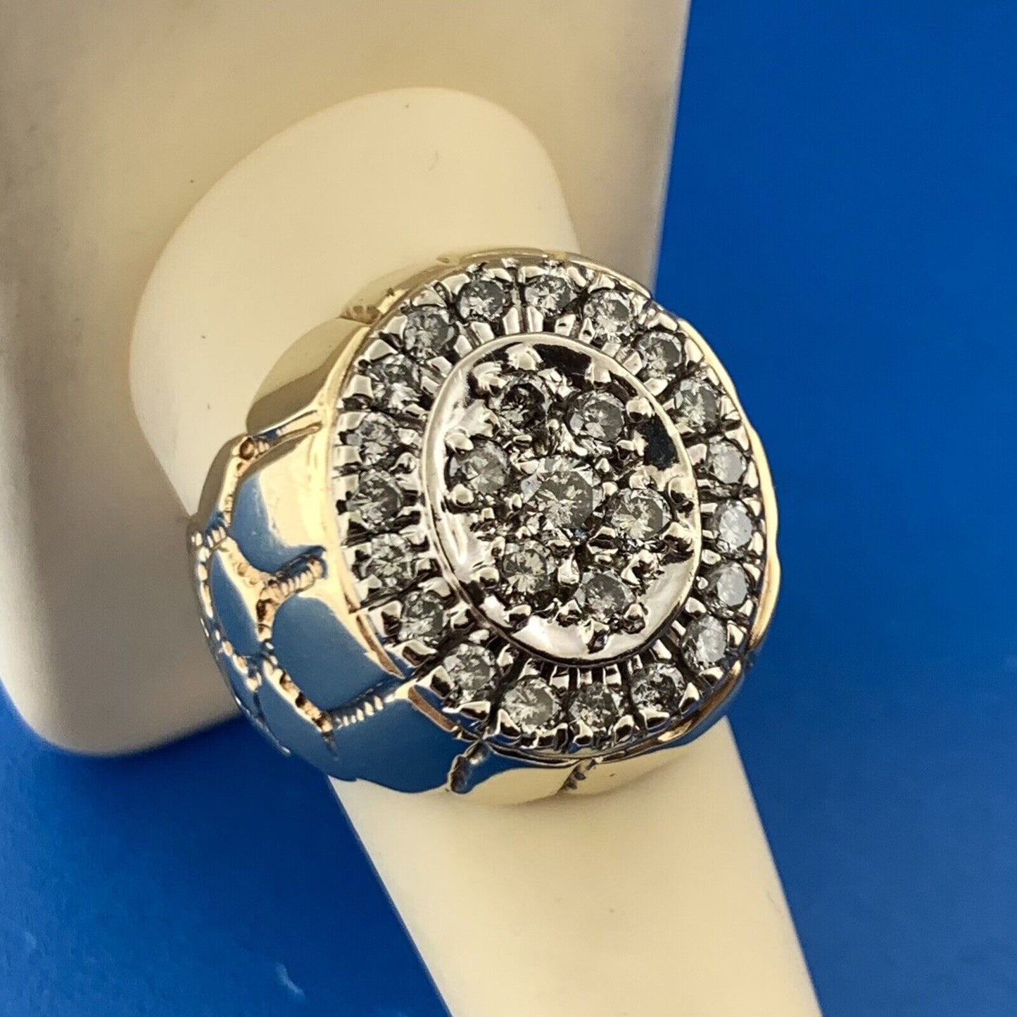 Gorgeous 10k Yellow Gold Round Cut Diamond Oval Cluster Statement Ring Size 10.5