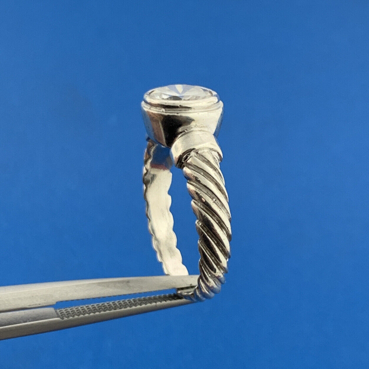 Estate 925 Sterling Silver White Quartz Solitaire Ribbed Cocktail Ring