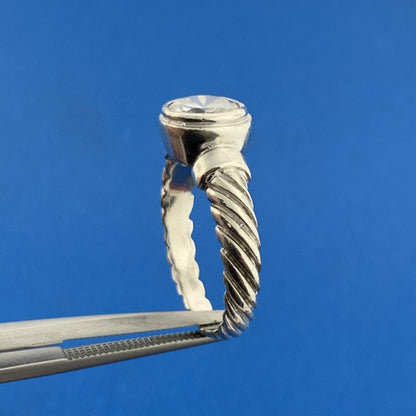 Estate 925 Sterling Silver White Quartz Solitaire Ribbed Cocktail Ring