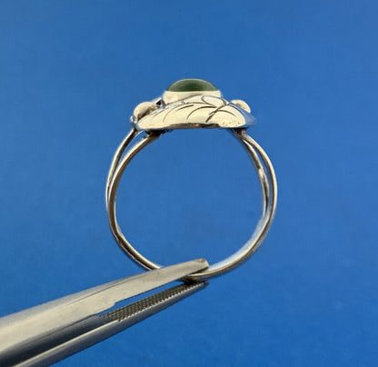 Stunning Sterling Silver 925 Cabochon Green Onyx Leaf Finger Ring Size 6.25