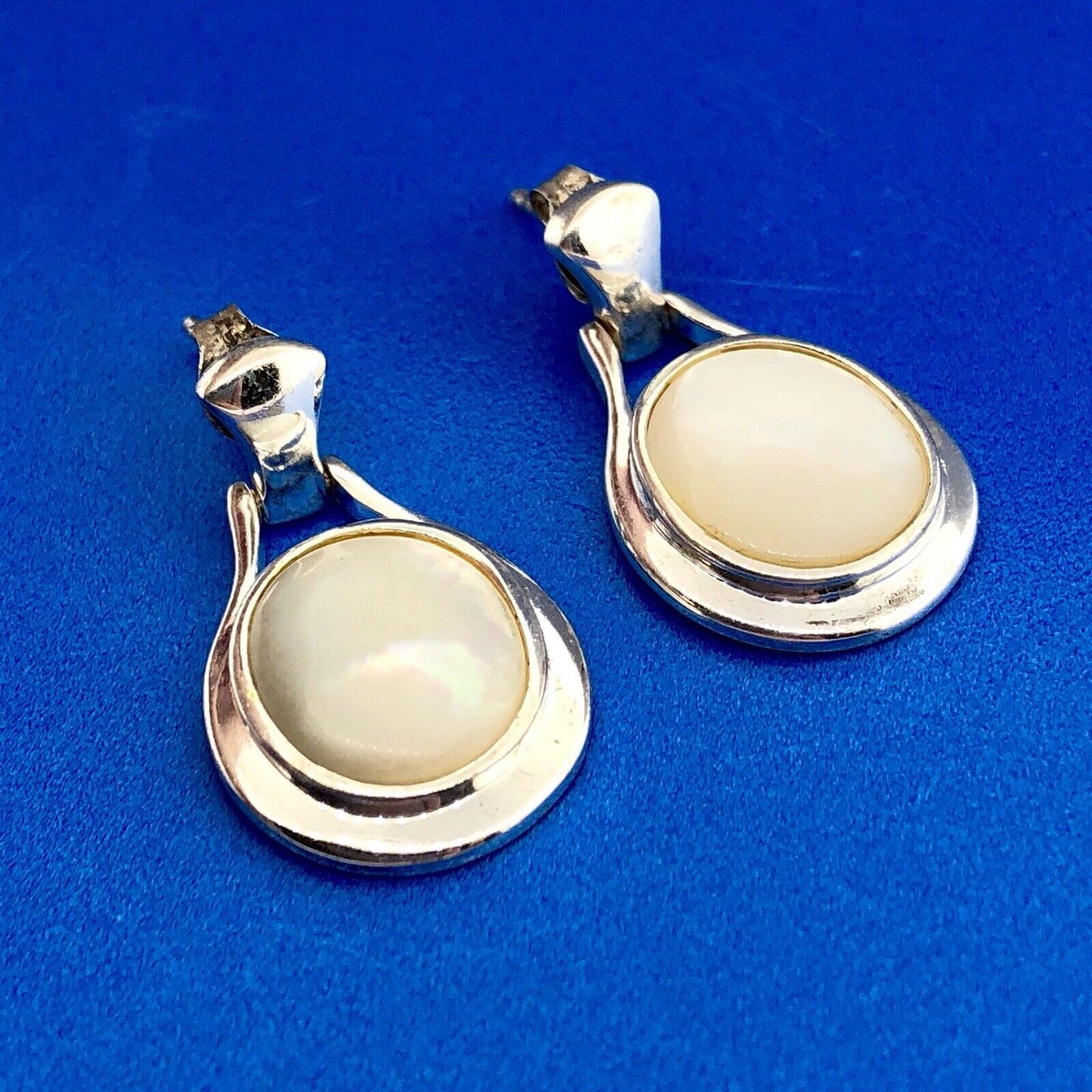 Designer SU 925 Sterling Silver Mother Of Pearl Oval Disc Drop Dangle Earrings