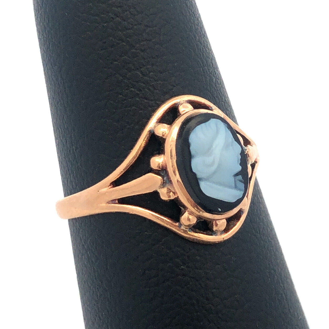 Vintage 10K Yellow Gold Oval Black Onyx Carved Cameo Ring