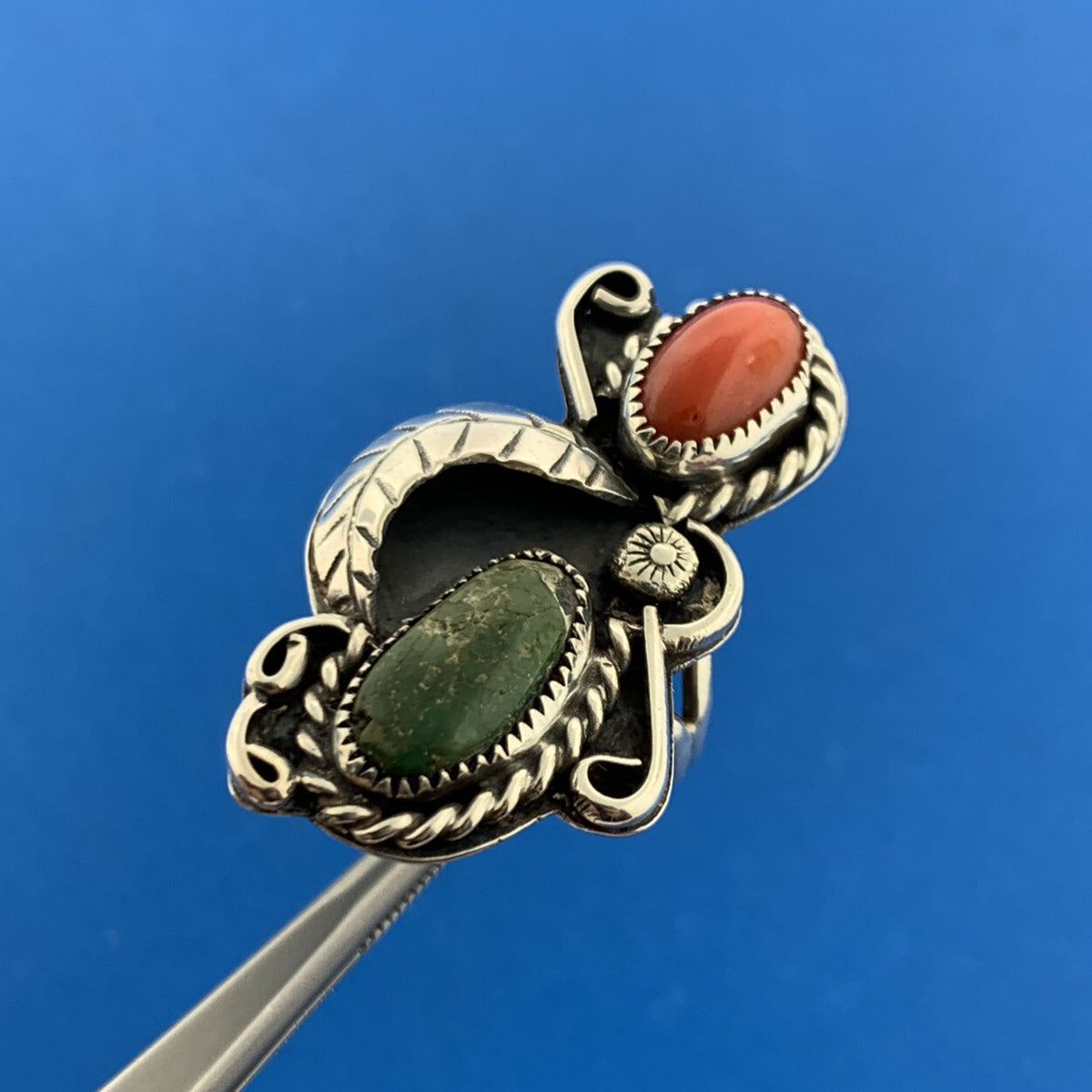 Native American Unsigned Sterling Silver Moss Agate Coral Squash Blossom Ring