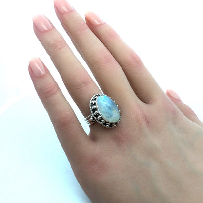 Vintage 925 Sterling Silver Oval Cabochon Rainbow Moonstone Statement Dome Ring
