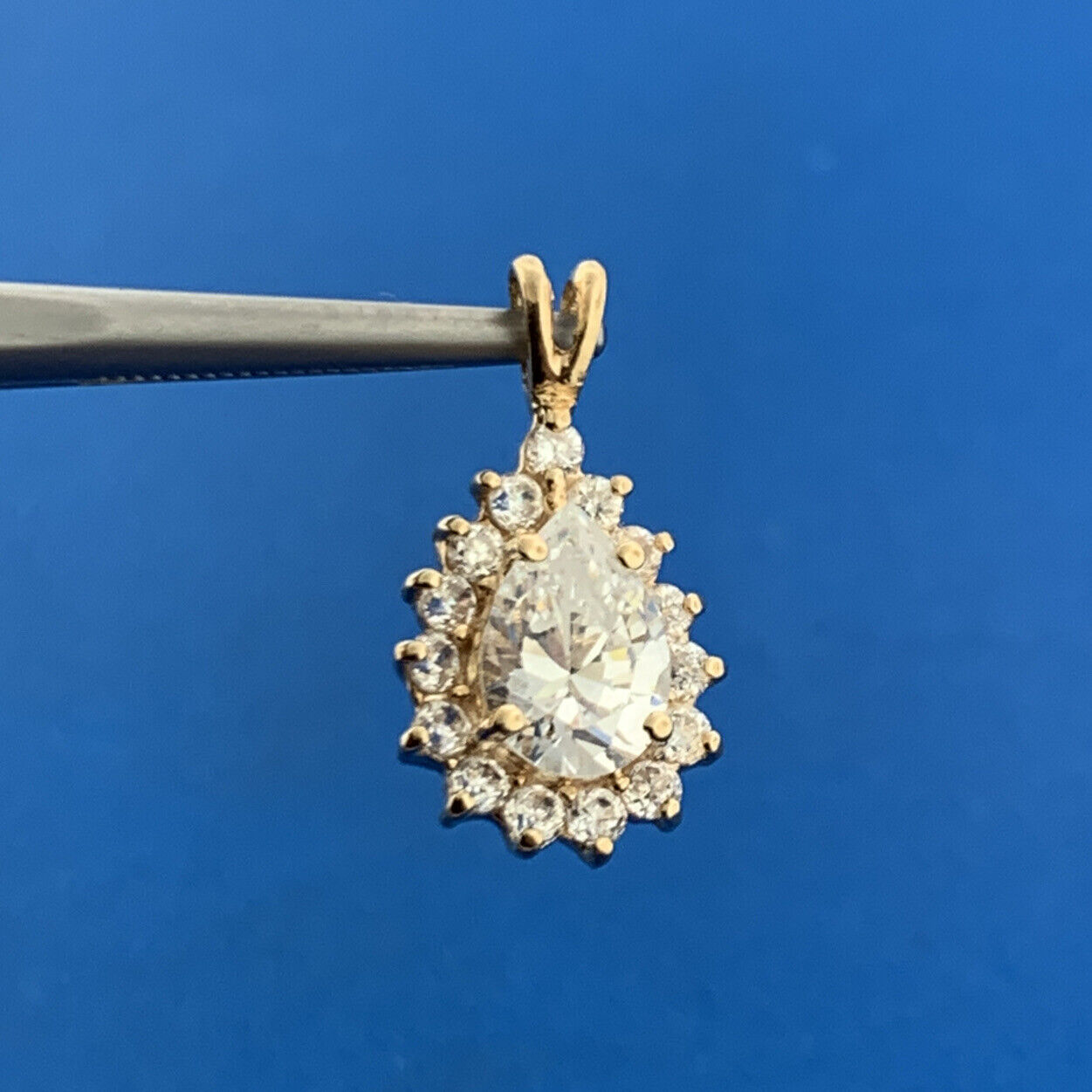 Gorgeous 14k Yellow Gold Pear Cut Sparkling White CZ Cubic Zirconia Pendant