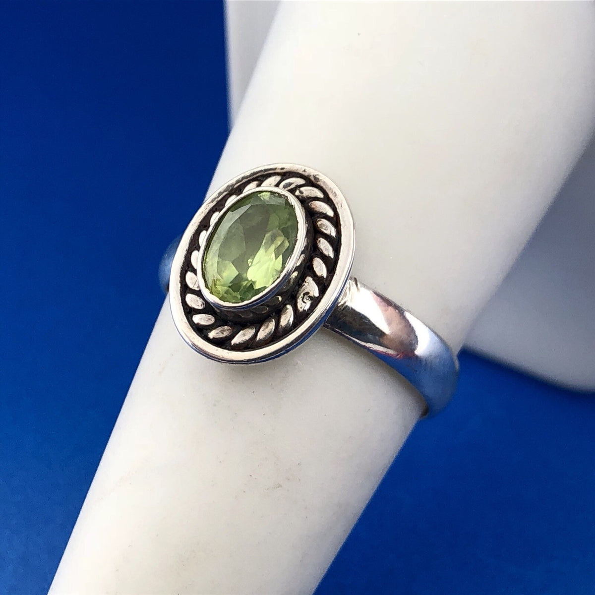 Retro Sterling Silver 925 Oval Peridot August Anniversary Birthstone Ring