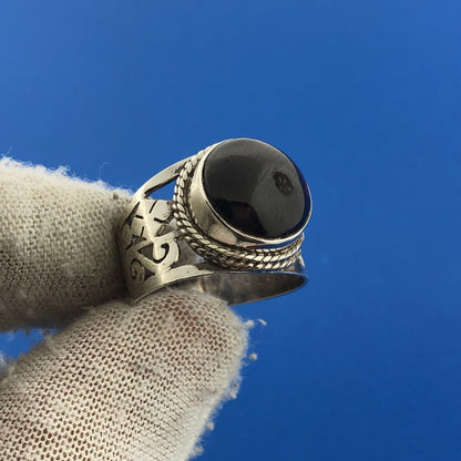 925 Sterling Silver Garnet Cabochon January Occasion Open Work Dome Ring