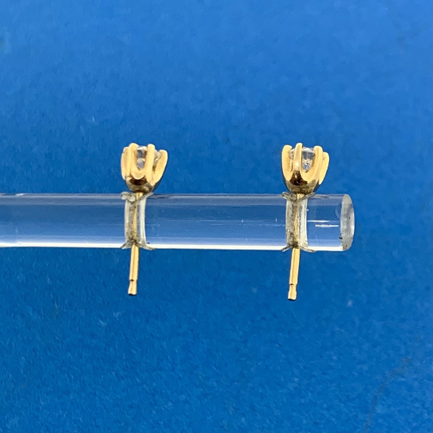 14K Yellow Gold Round Diamond Buttercup Stud Starter Earrings