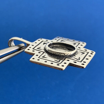 Designer Clyde Duneier CDI 925 Sterling Silver Signed Concho Cross Pendant