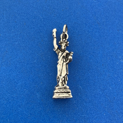 Vintage Sterling Silver 925 Statue of Liberty New York Souvenir Bracelet Charm