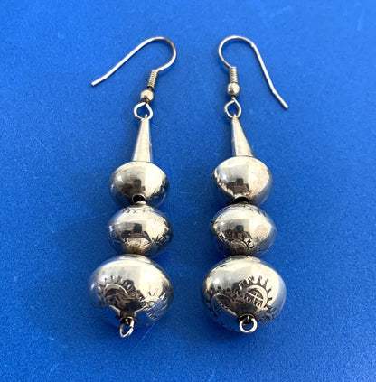 Old Pawn Storyteller 925 Sterling Silver Graduated 3 Bead Drop Dangle Earrings