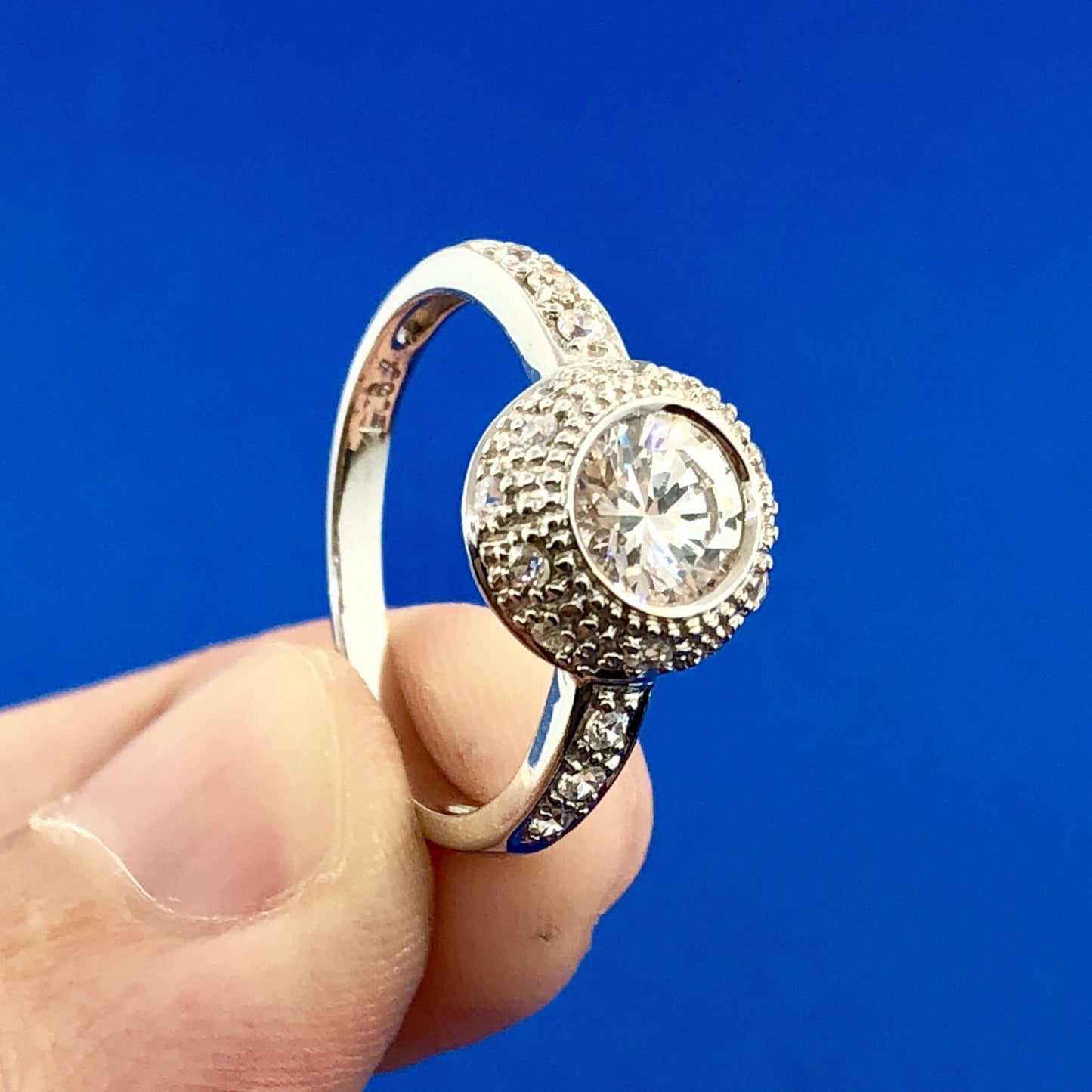 Stunning Sterling Silver Cubic Zirconia CZ Solitaire W/Accents Engagement Ring