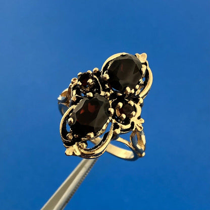 Vintage 14k Yellow Gold Oval Round Cut Red Garnet Statement Ring Size 7.5