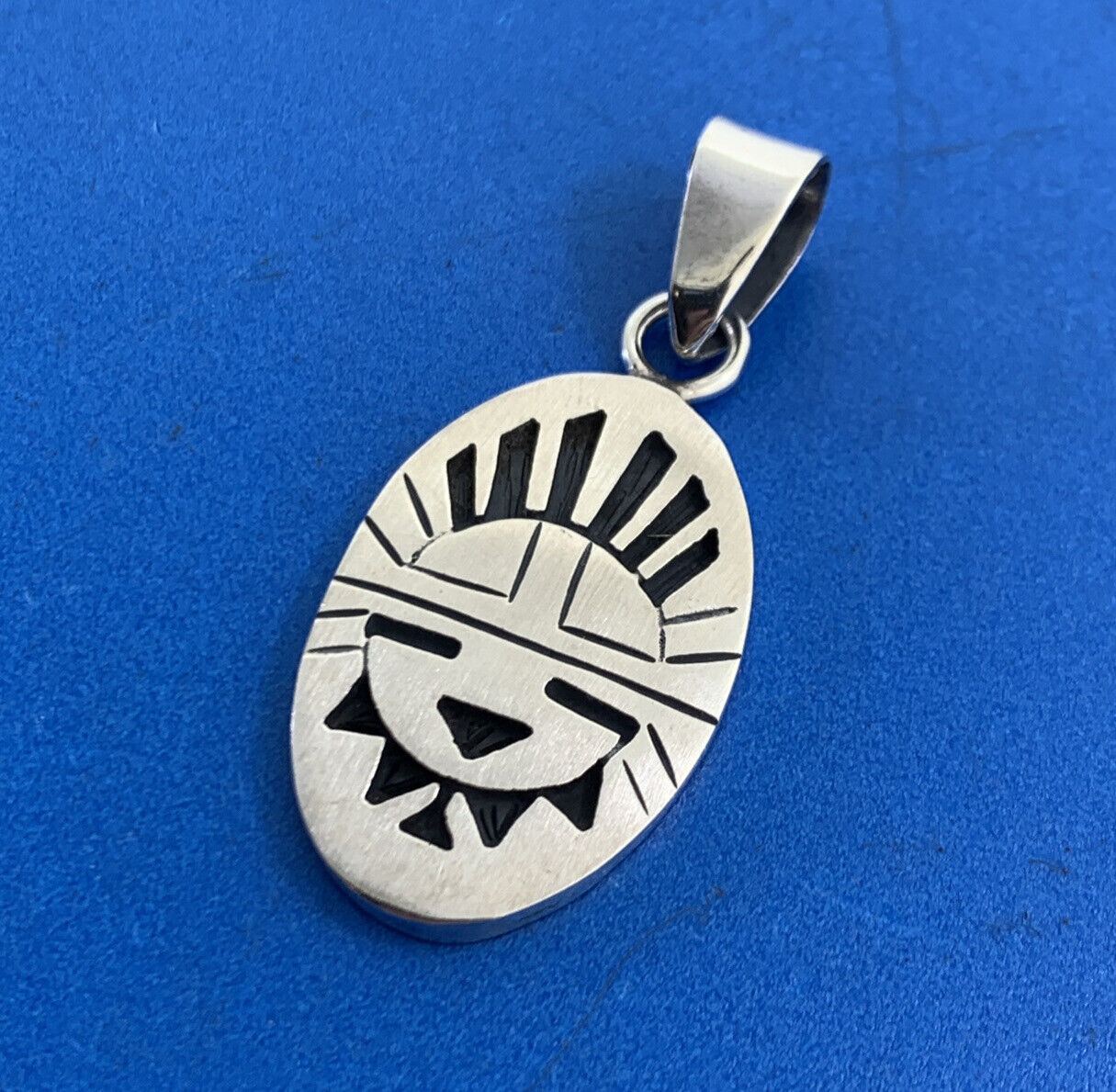 Taxco Mexico 925 Sterling Silver Storyteller Oval Disc Pendant